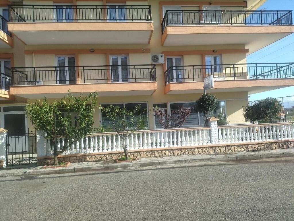 Готель Jorgos Apartments Dionisiou Beach 2*