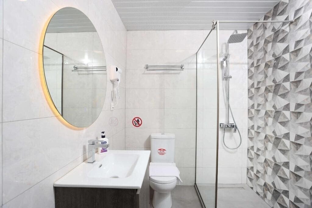 Фото Adonis Hotel Kriopigi 2*