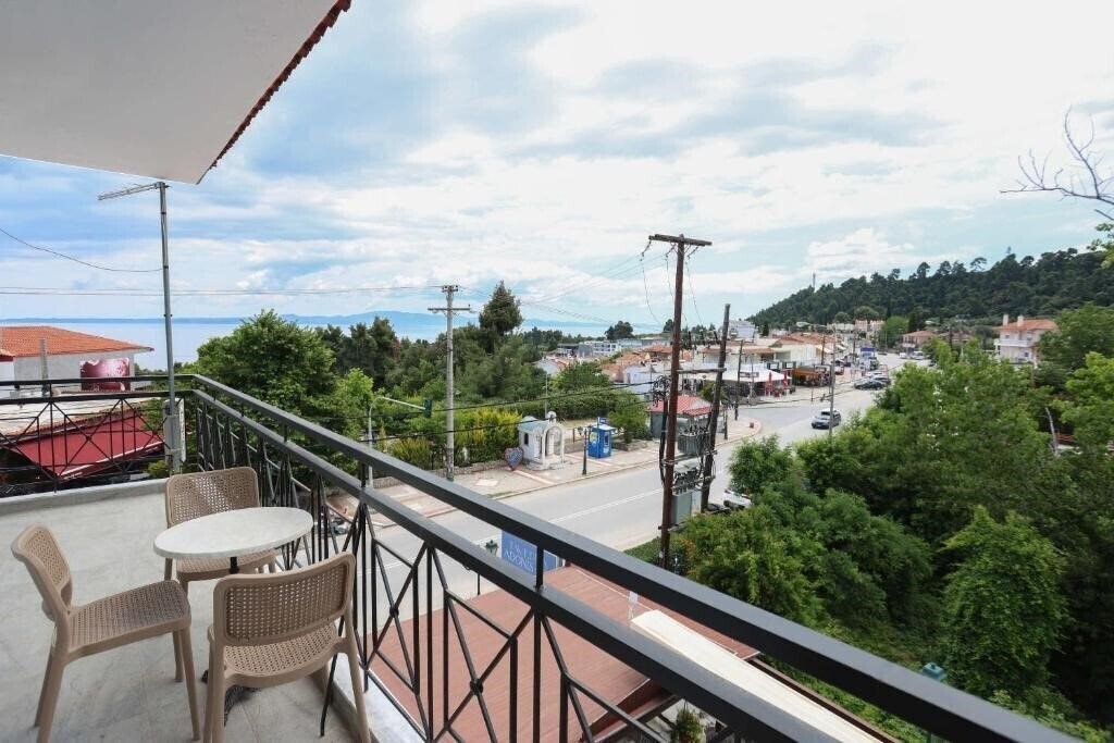 Картинка Adonis Hotel Kriopigi 2*