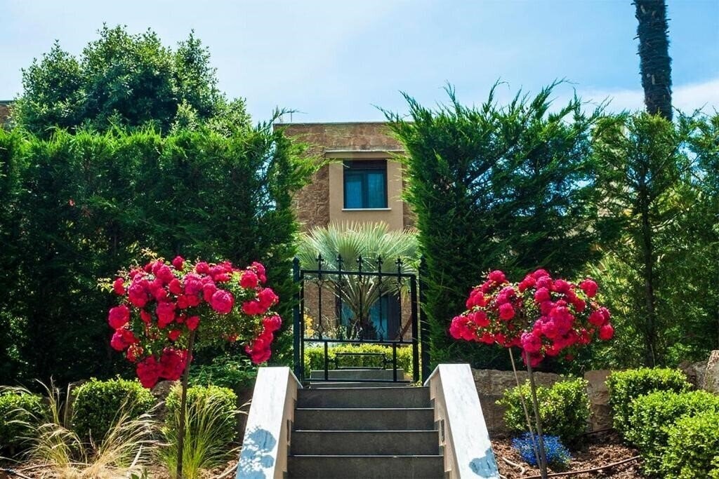 Отель Sani Luxury Villas Collection - Azalea Villa 4*