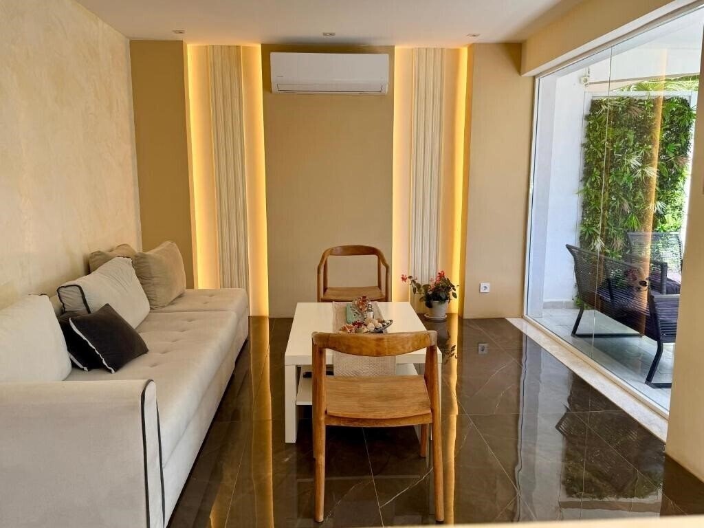 Картинка Brother's House 3*