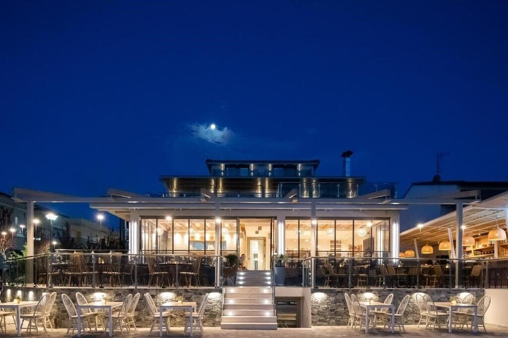 Отель Sea Level Hotel 4*
