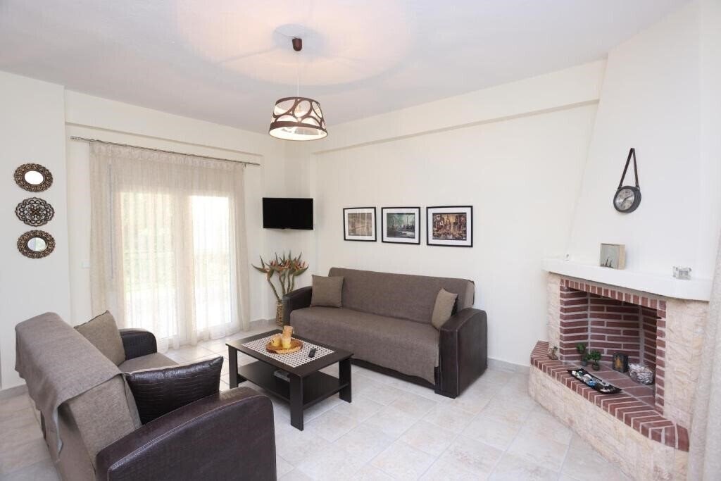 Картинка Deluxe Villa Polychrono 4*