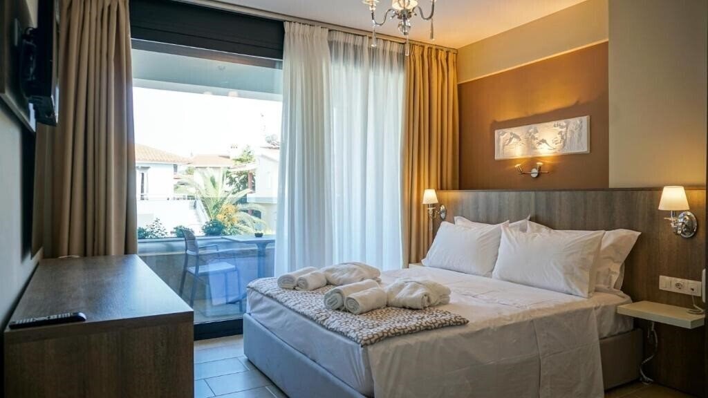 Фото Agnes Deluxe Hotel 3*