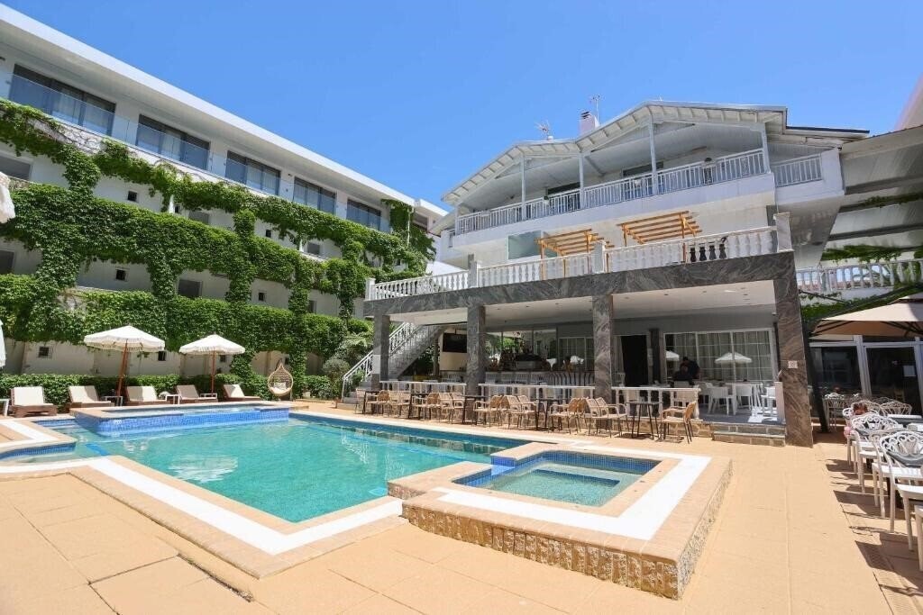 Готель Olympic Kosma Hotel & Villas 3*