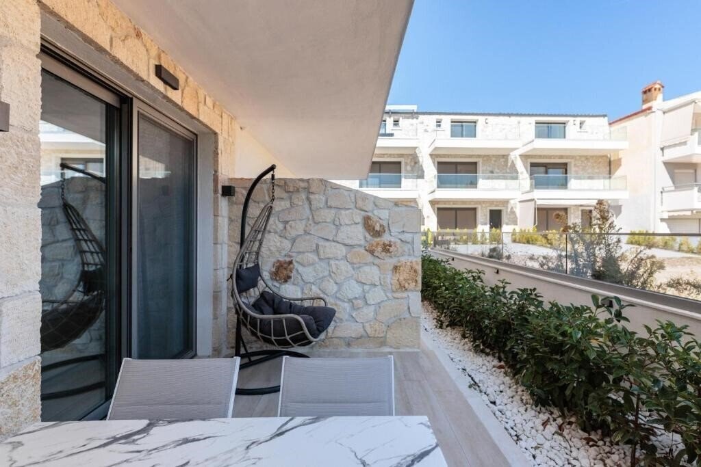 Фото Amalthia Luxury Suites 4*