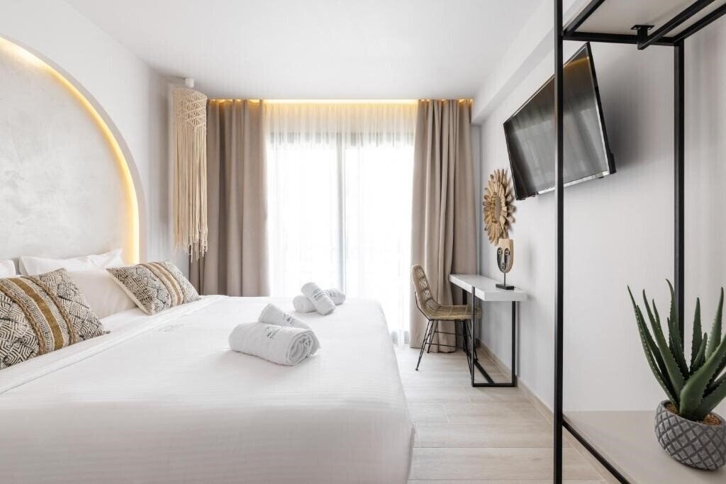 Картинка Amalthia Luxury Suites 4*