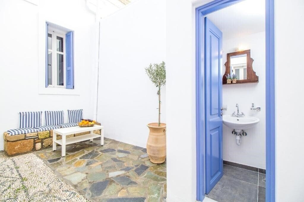 Картинка The Red Door In Koskinou 4*