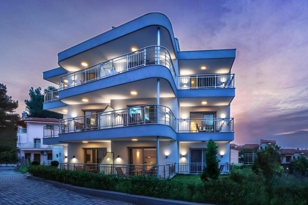 Отель Summer Inn 3*