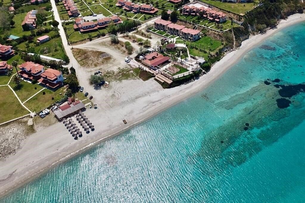 Готель Vasilis Villa on the Beach Fourka 3*