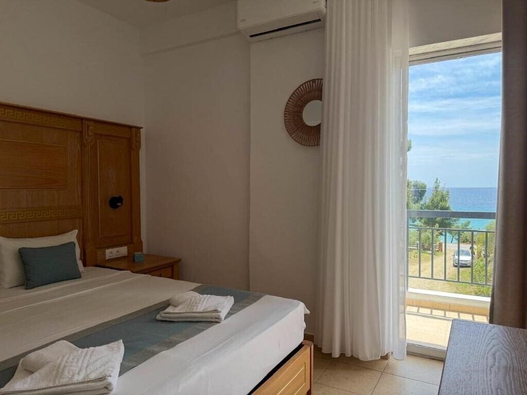 Фотографія MeThea SeaView Apartments by Greek Pride 3*
