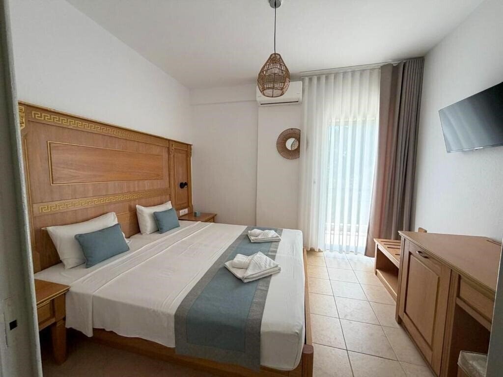 Готель MeThea SeaView Apartments by Greek Pride 3*