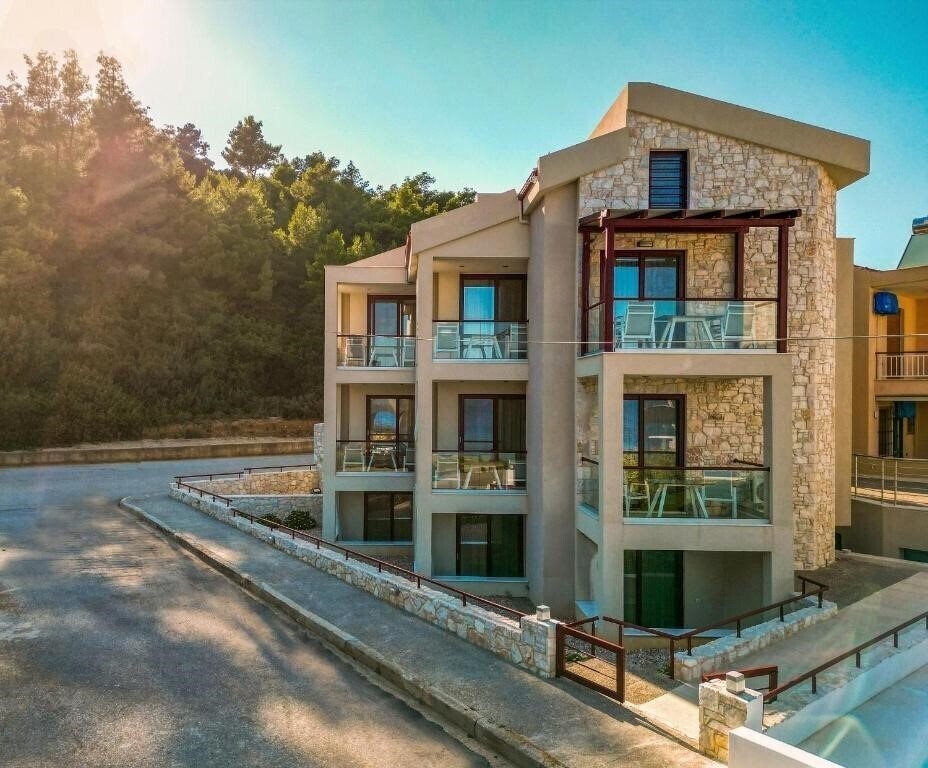 Фото Elpiniki Luxury Rooms 4*