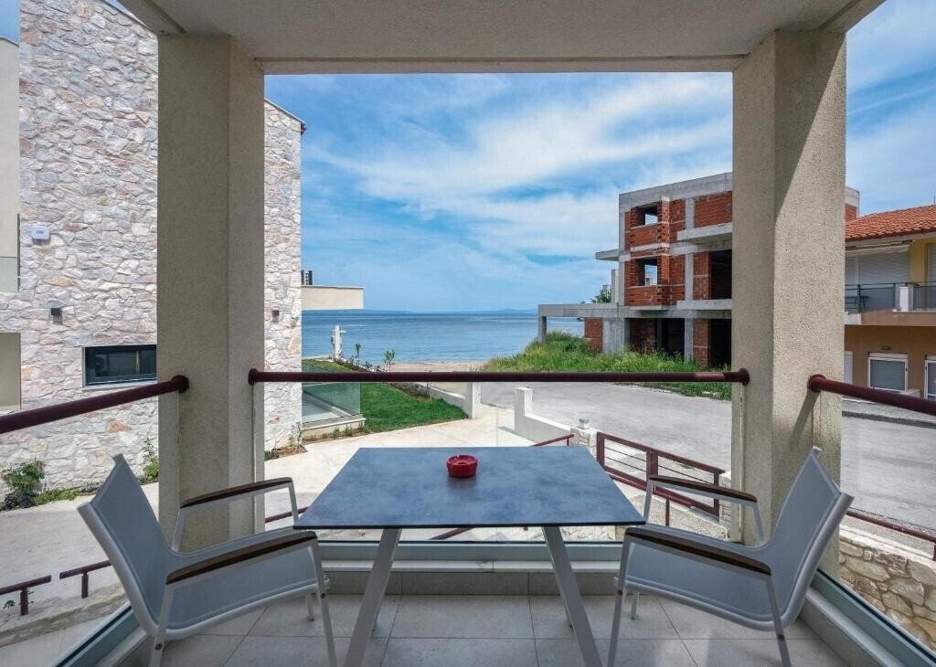 Фотографія Elpiniki Luxury Rooms 4*