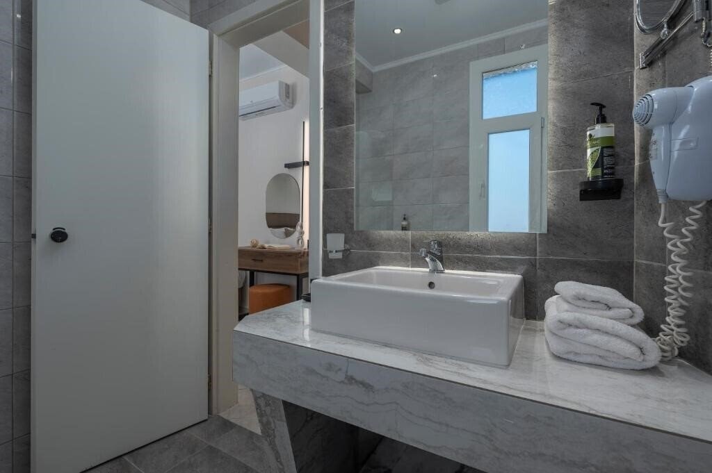 Фото Alia Palace Luxury Hotel & Villas 5*