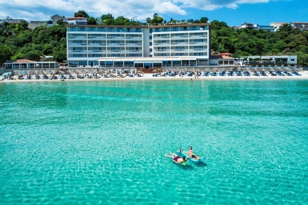 Готель Ammon Zeus Luxury Beach Hotel 4*