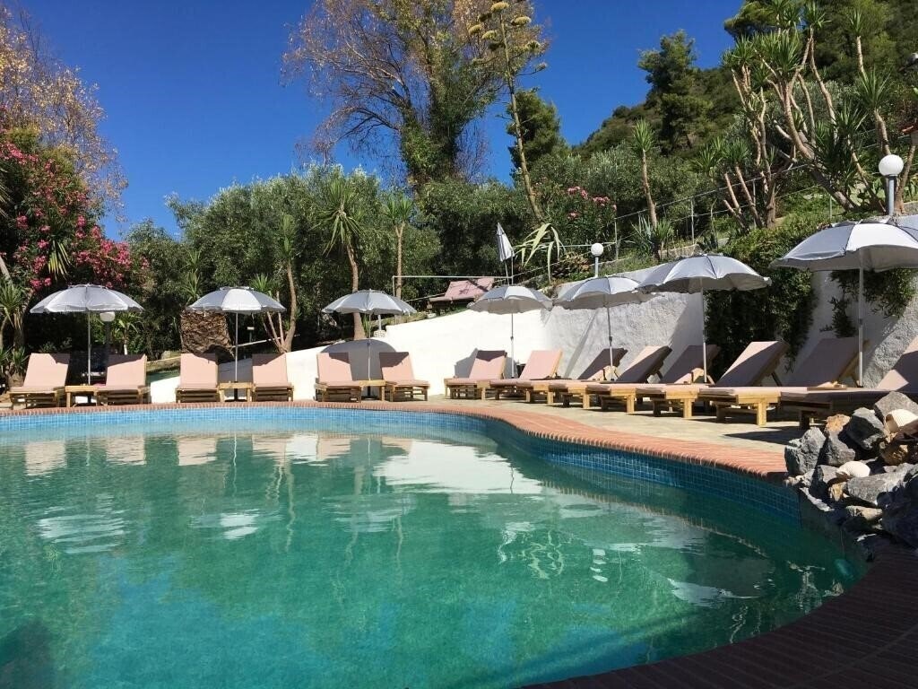 Отель Dias Apartments 4*