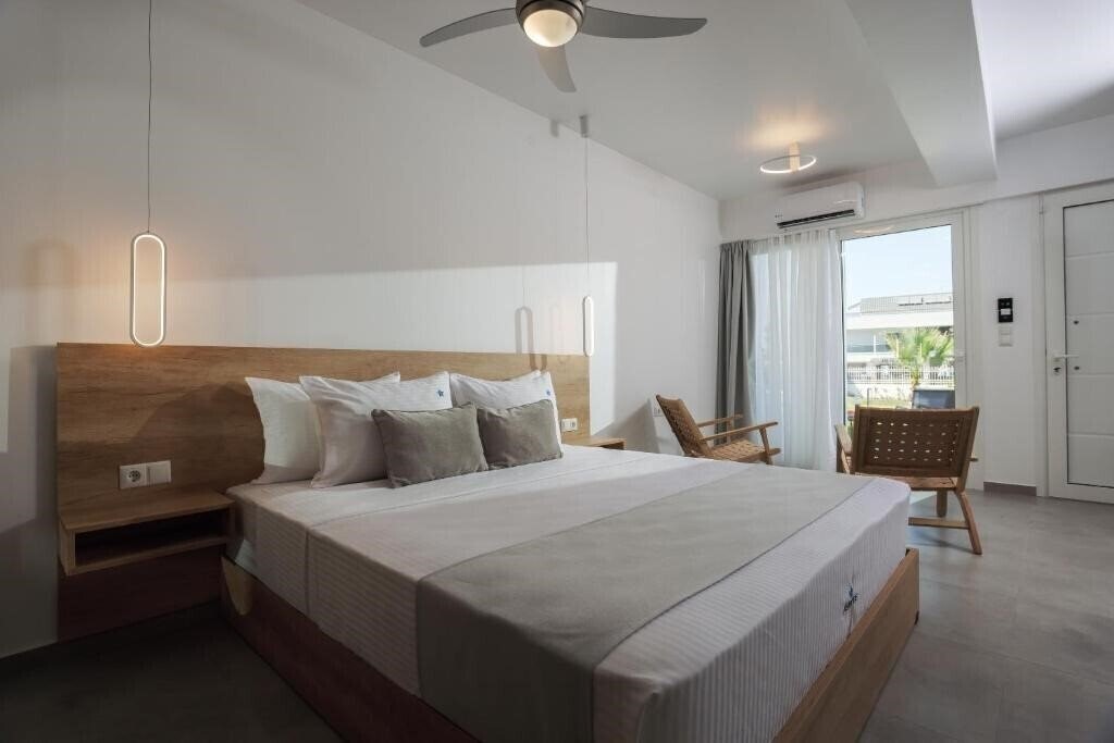 Отель Asterias Premium Holiday Apartments 3*