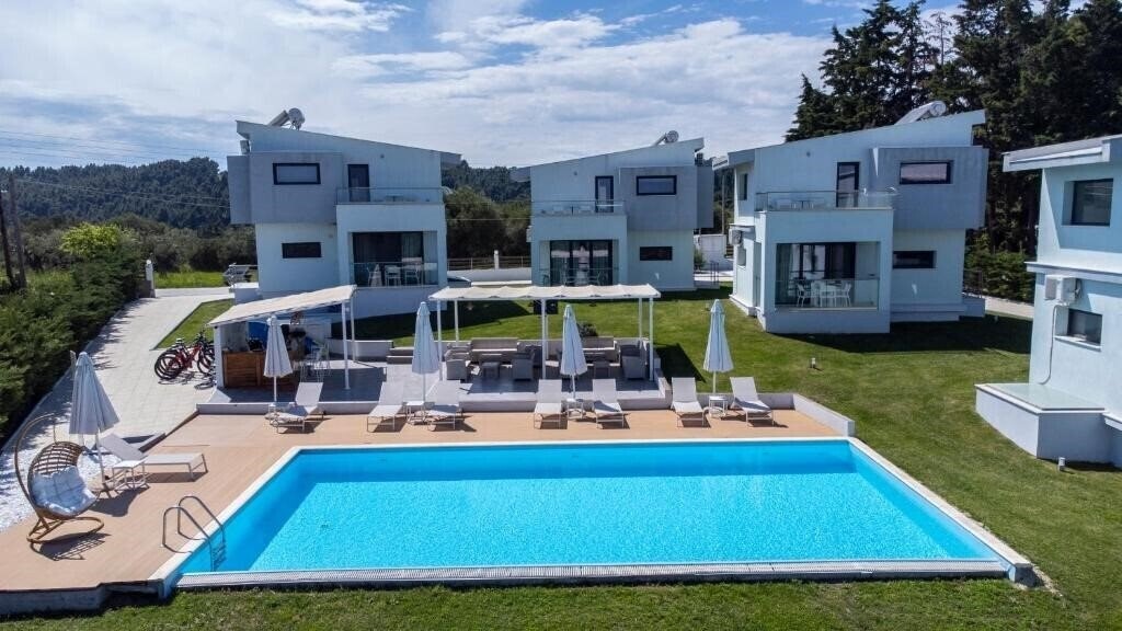 Отель Blue Avenue 3*