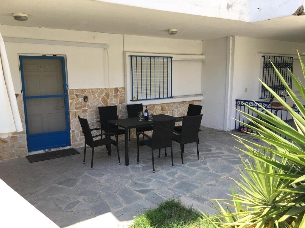Отель Calista Luxury Appt 3*