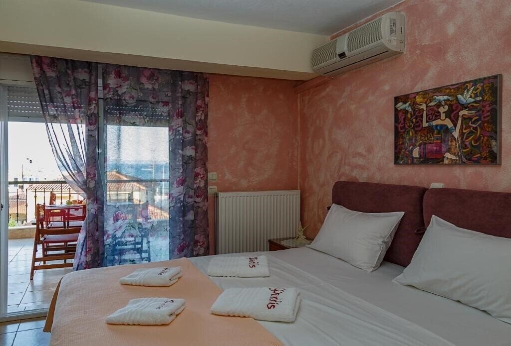 Изображение Phyllis Maisonettes 3*
