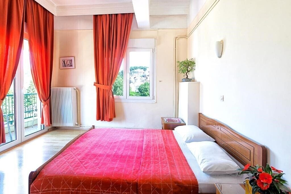 Готель Keletron Hotel 2*