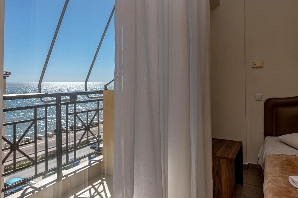 Фотографія Alkyon Hotel Alexandroupolis 2*