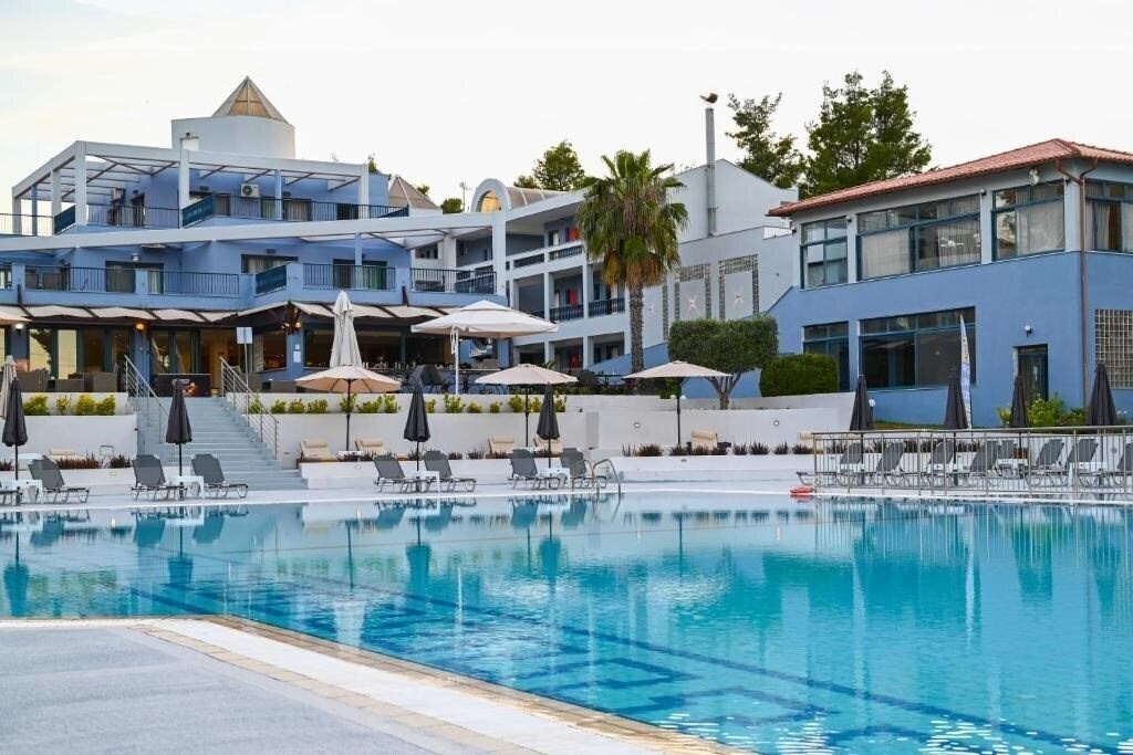 Фото Atrium Pefkohori 4*
