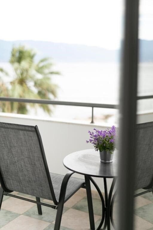 Фото Calma Beach Hotel 3*