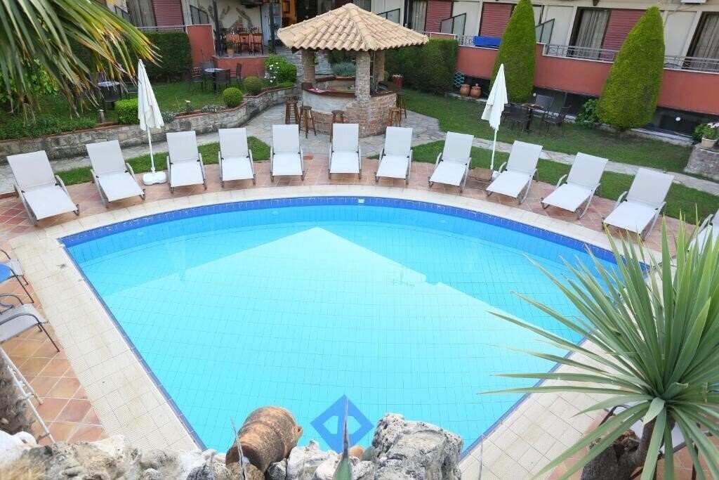 Отель Zeus Hotel 2*