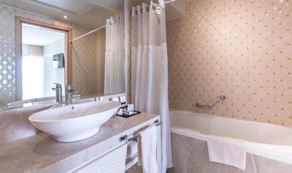 Фотографія Elinotel Sermilia Resort 5*