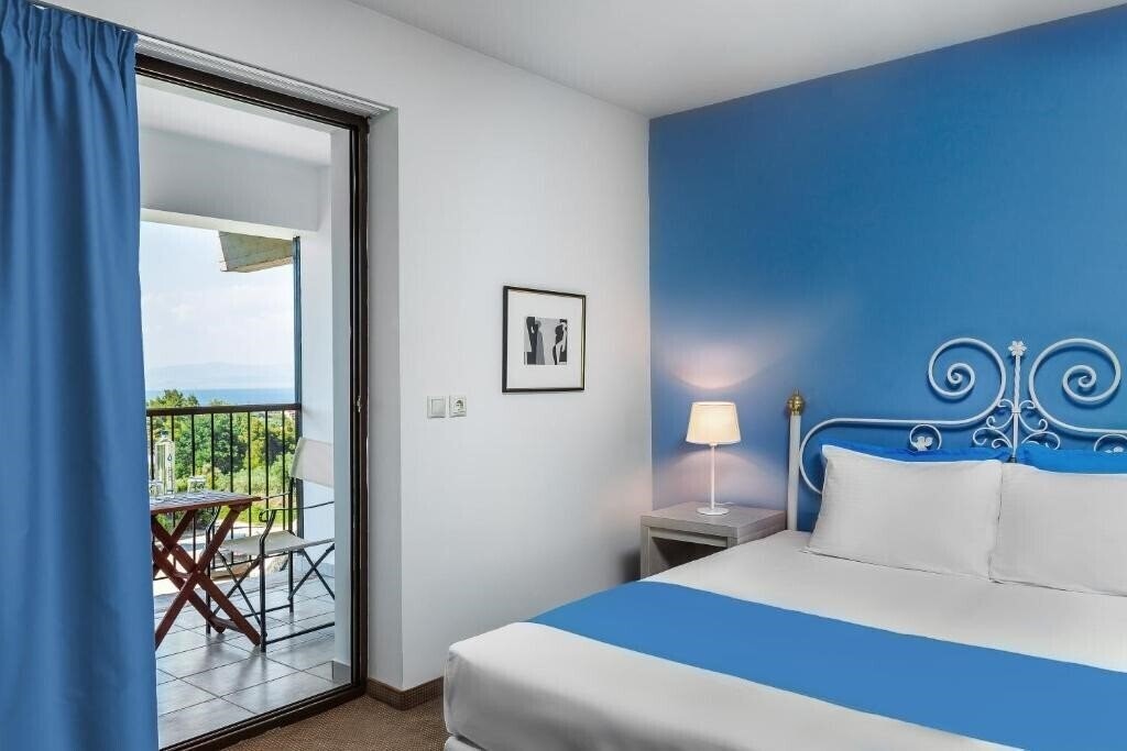 Фото Kriopigi Hotel 4*