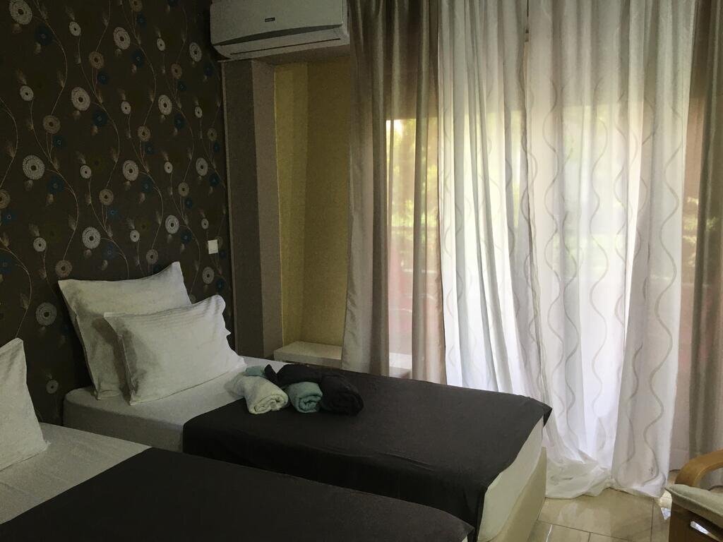 Картинка Er.Zo Summer Studios 3*