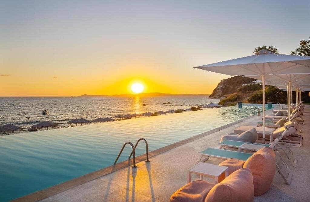 Отель Mount Athos Resort 5*