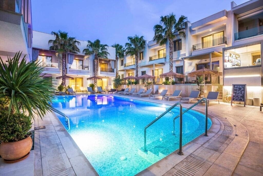 Фото Pefki Deluxe Residences 4*