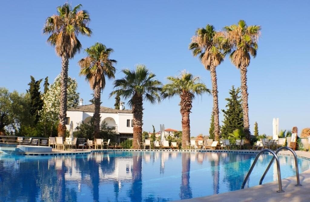 Готель Geranion Village 4*