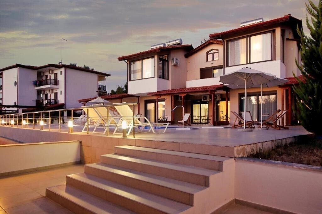 Отель Maisonettes Allegro 3*