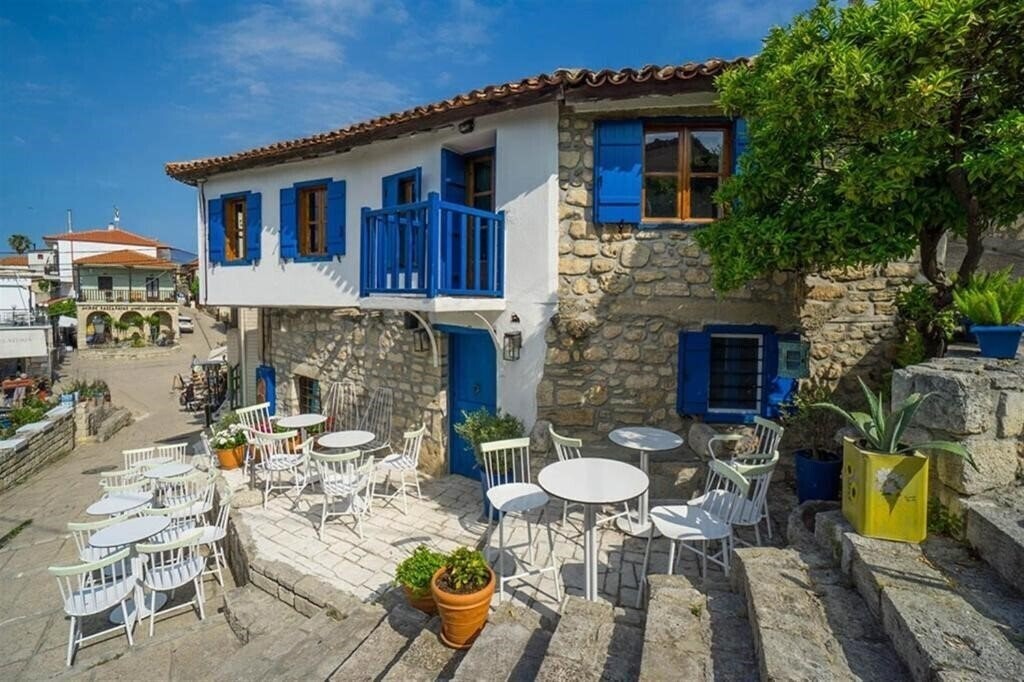 Фото Afitos Guest House 3*