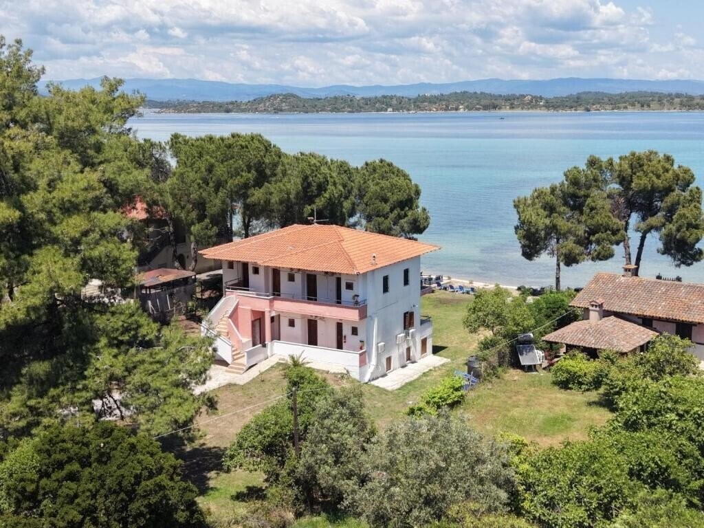 Фото Studios Efi Beach 4*