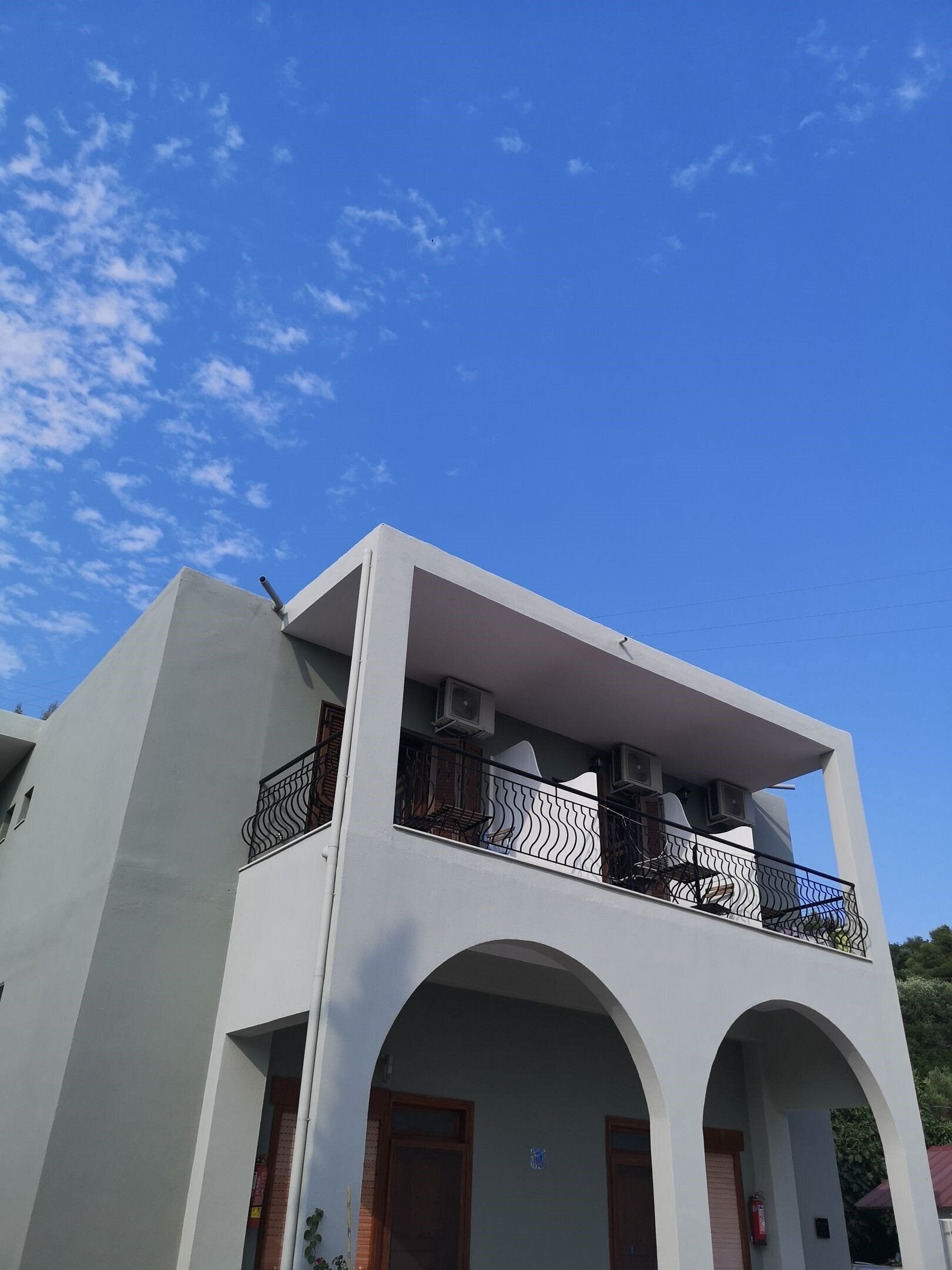 Отель Gyalos Beach Front Aparthotel 3*