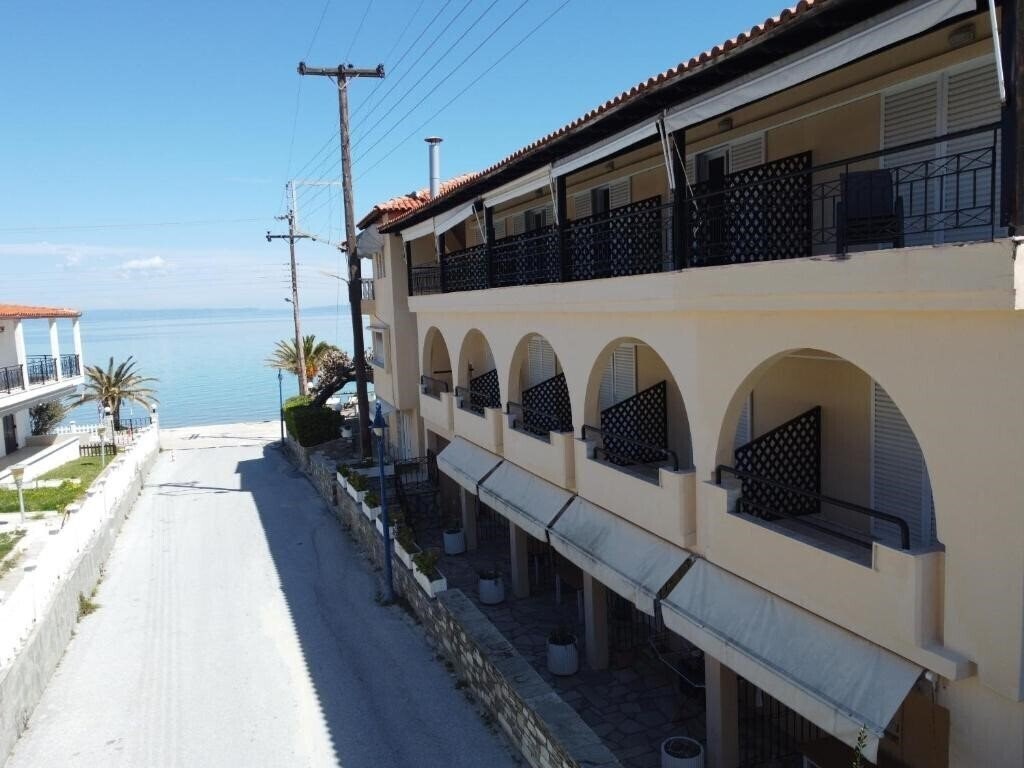 Фотографія Polychrono Beach Hotel 3*