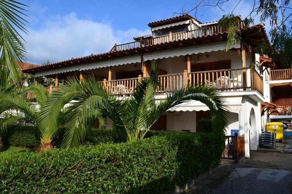 Отель Aria Seaside Retreat 3*