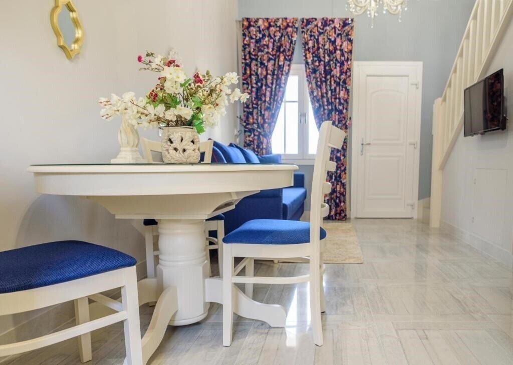 Фото Nafsika Suites 3*