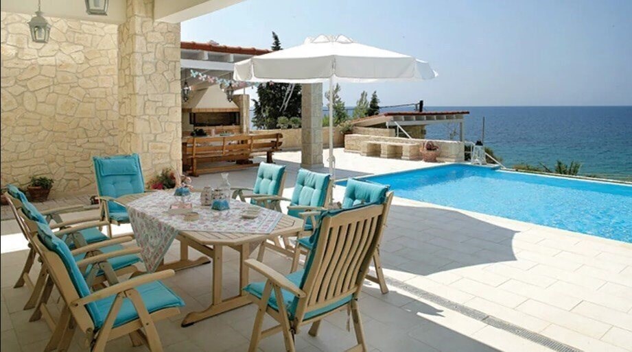Отель Dina in Nea Skioni Villa 3*