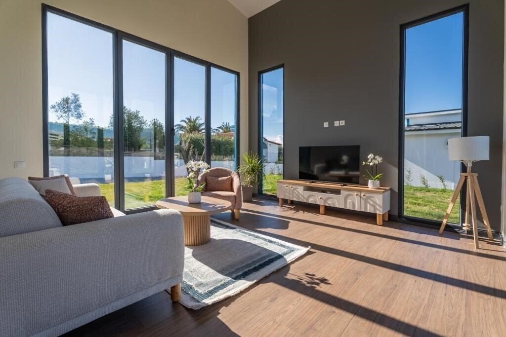 Отель Lotus Villas & Suites 4*