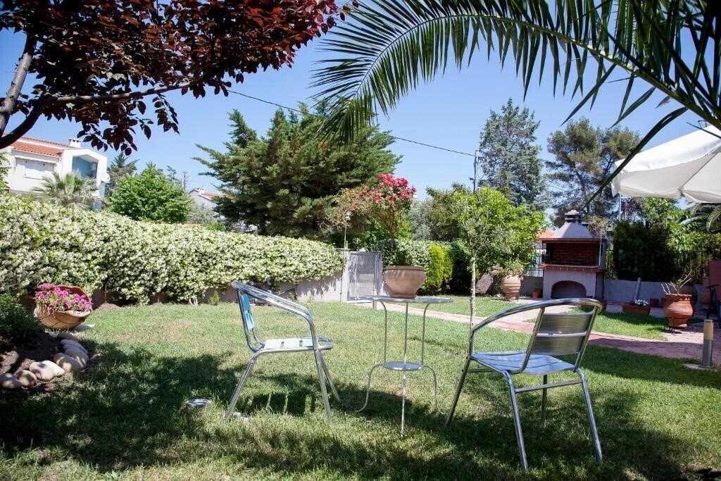 Отель Eleni Apartments 4 Seasons 3*