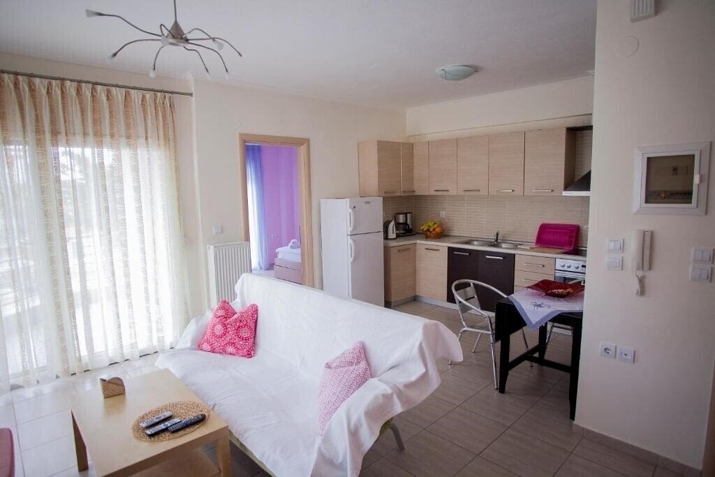 Фото Eleni Apartments 4 Seasons 3*