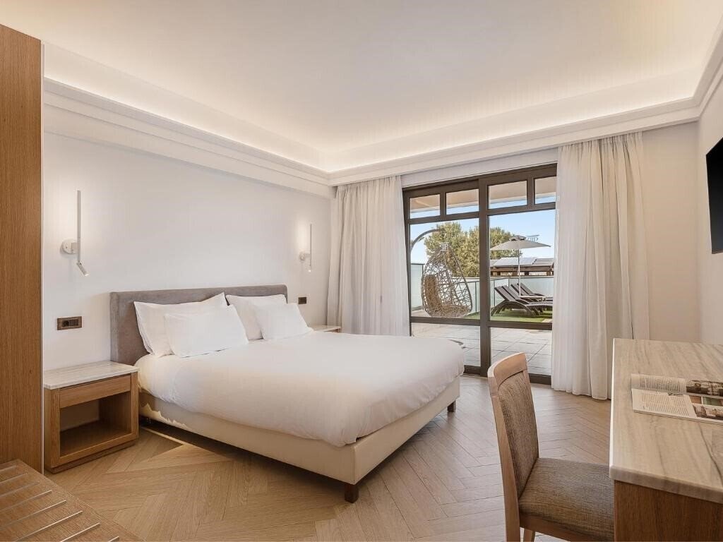 Картинка Porto Platanias Beach Resort & SPA 5*