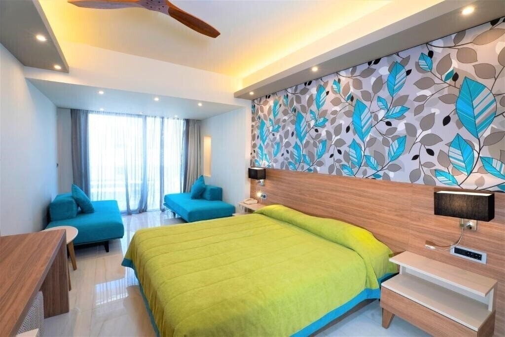 Фото Atrion Resort Hotel & Apts 3*