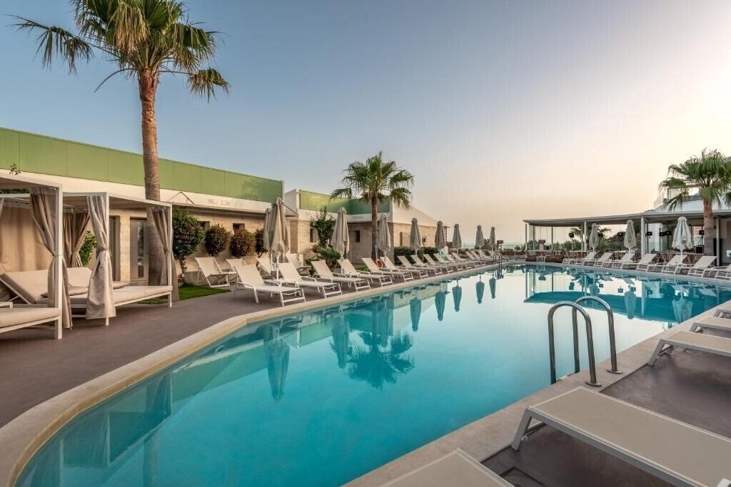 Готель Aloe Boutique & Suites 5*